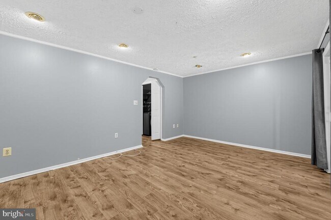 Building Photo - 2504 Smoketree Ln