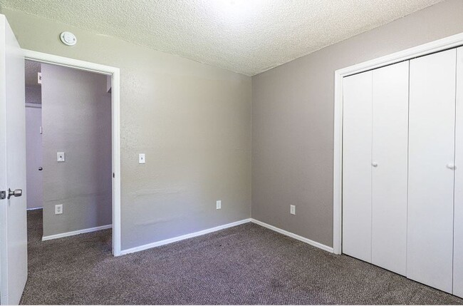 Building Photo - Rent to Own in Midwest City!