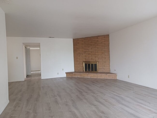 Building Photo - Charming 3BR,  2.5 Bath House in Grover Beach