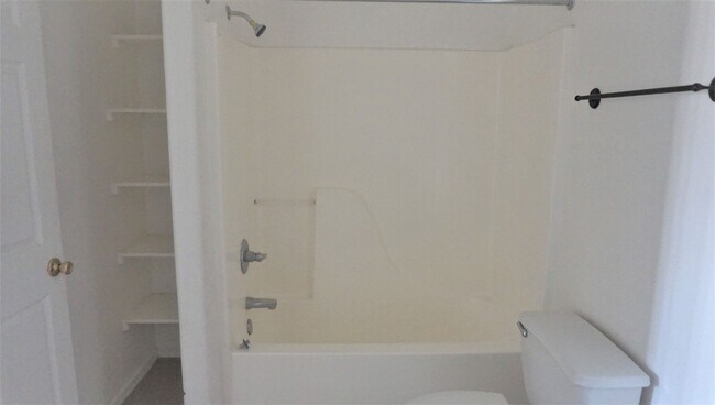 Building Photo - 4410 Buena Loma Way