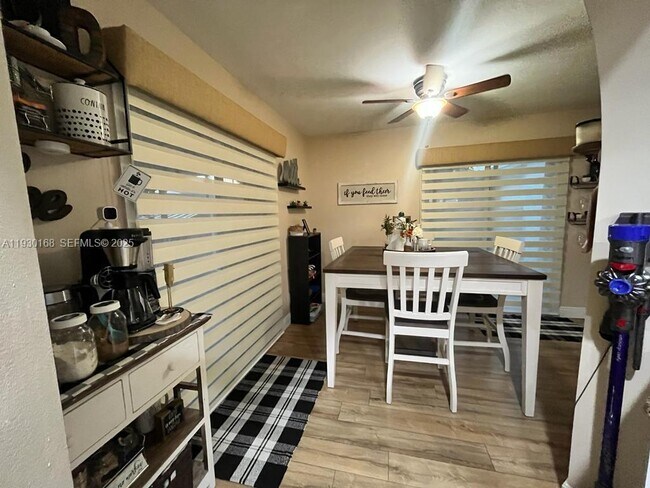 Building Photo - 930 SW 109th Ave