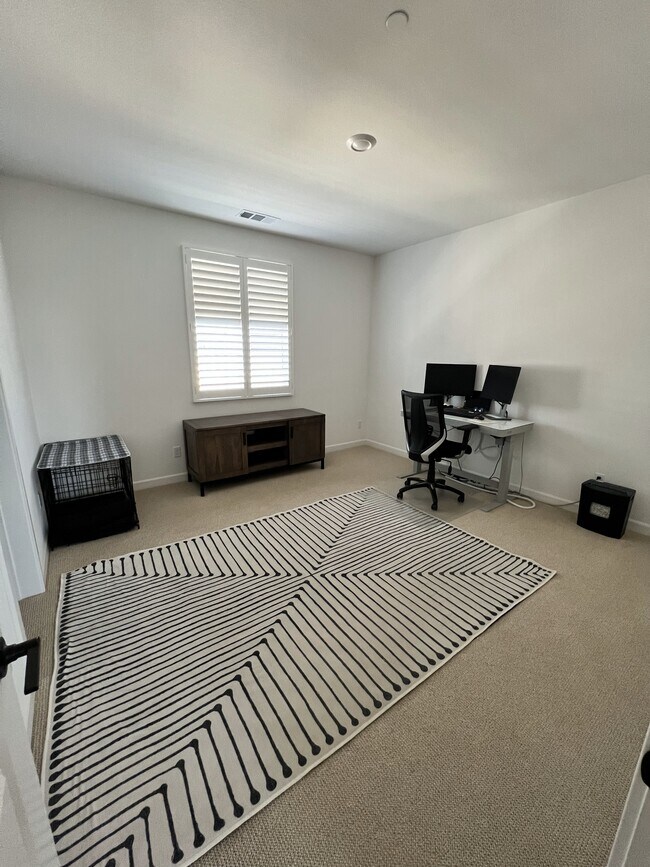 Building Photo - 1233 Sunrise Vw