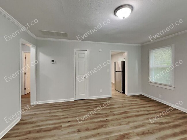 Building Photo - 2168 Rexford Dr