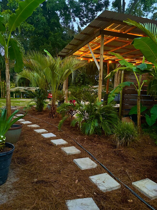 Building Photo - 2762 Oleander Rd