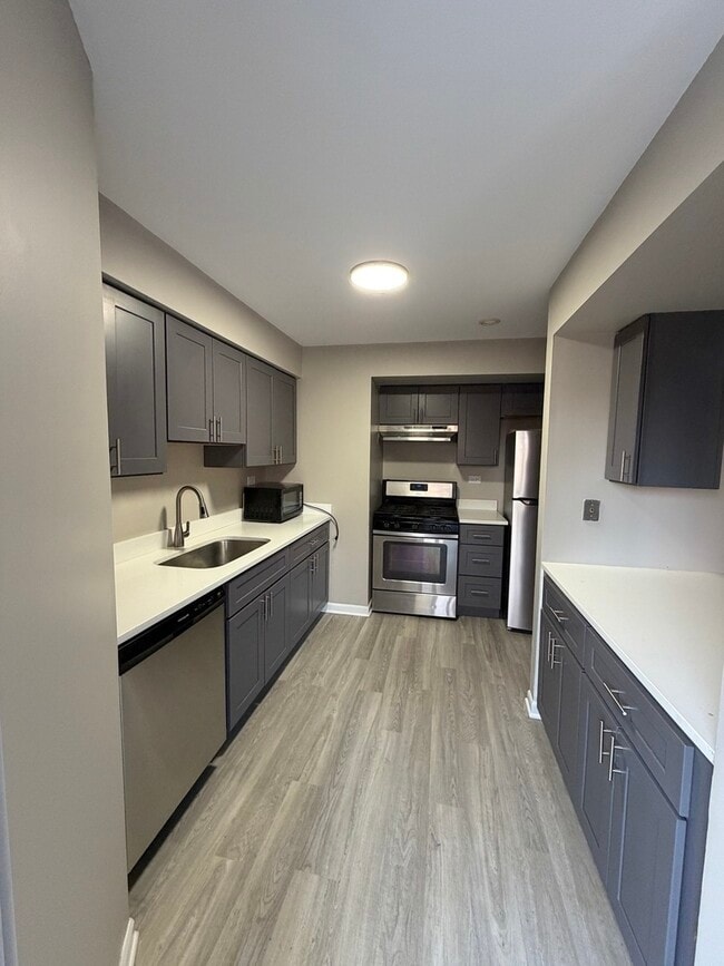 Building Photo - 1840 W Highland Ave