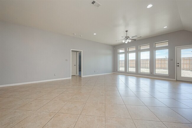 Building Photo - 6015 Hewes Point Ln