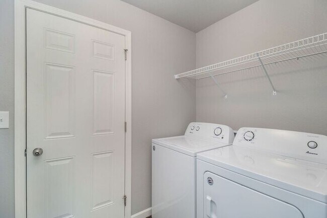 Building Photo - 10227 Pennridge Dr