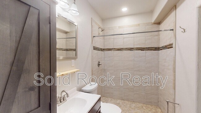 Building Photo - 8341 Needle Drop Ct