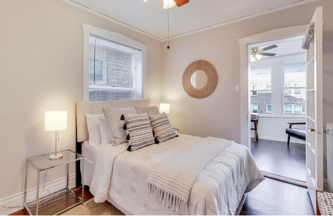 Building Photo - 1628 W Columbia Ave