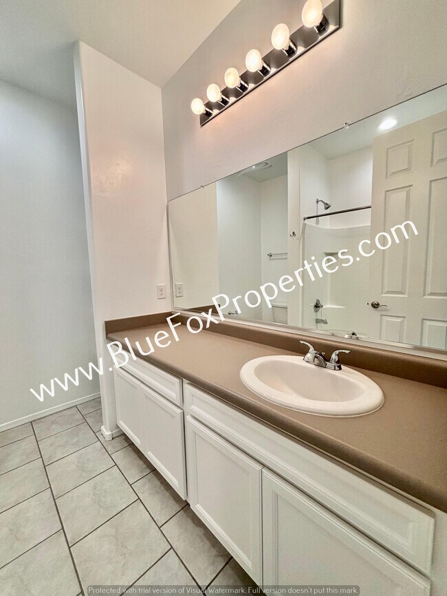 Building Photo - 21479 E Treasure Rd