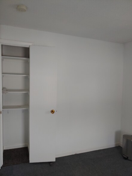 Building Photo - 23 N Front St