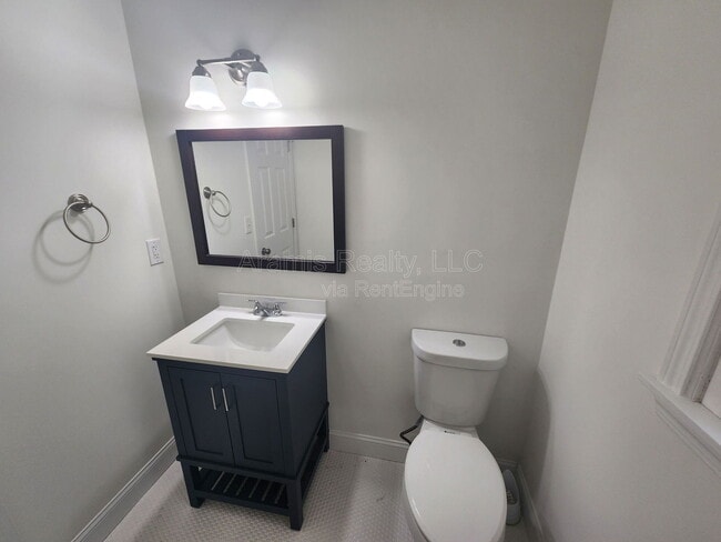 Building Photo - 4860 Tremont Dr NE