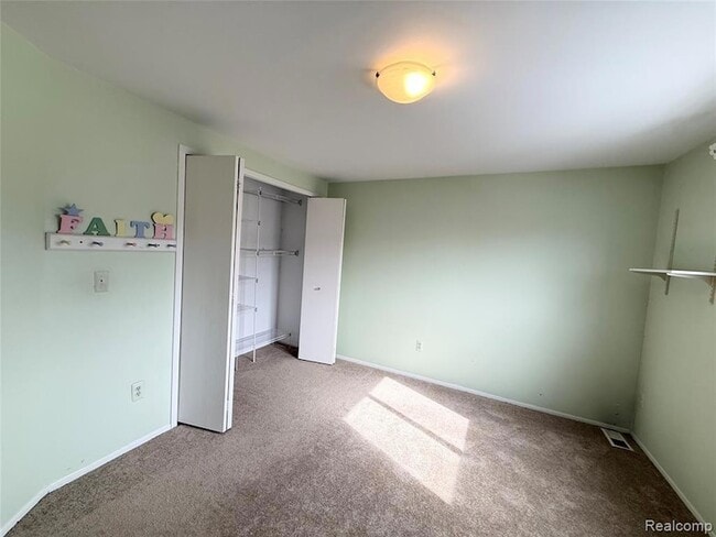 Building Photo - 6842 Indian Creek Dr