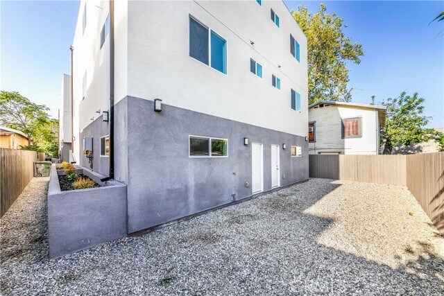 Building Photo - 11308 Miranda St