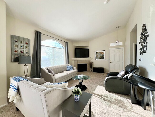 Building Photo - CHARMING FURNISHED OR UNFURNISHED  2BD/2BA CONDO IN HENDERSON! W/ COMMUNITY POOL