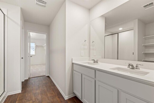 Building Photo - 257 Frogmore Lp