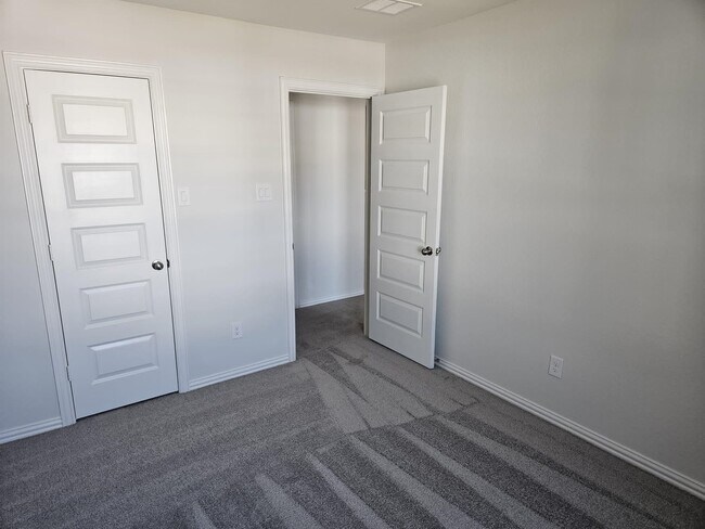 Building Photo - 27843 Western Crk Ct