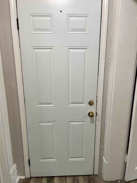 Building Photo - 1403 5th Ave