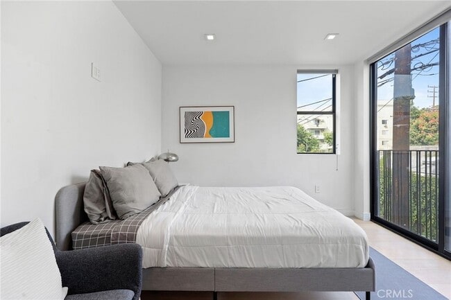 Building Photo - 2432 Penmar Ave