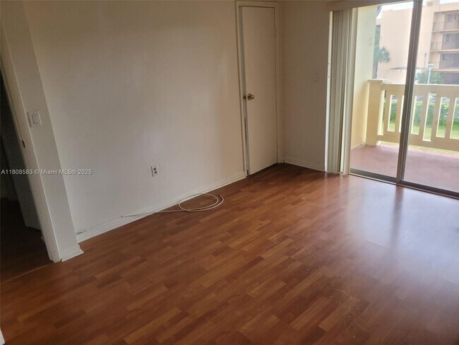 Building Photo - 8475 SW 137th Ave