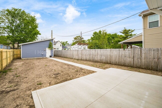 Building Photo - 117 Wisconsin Ave