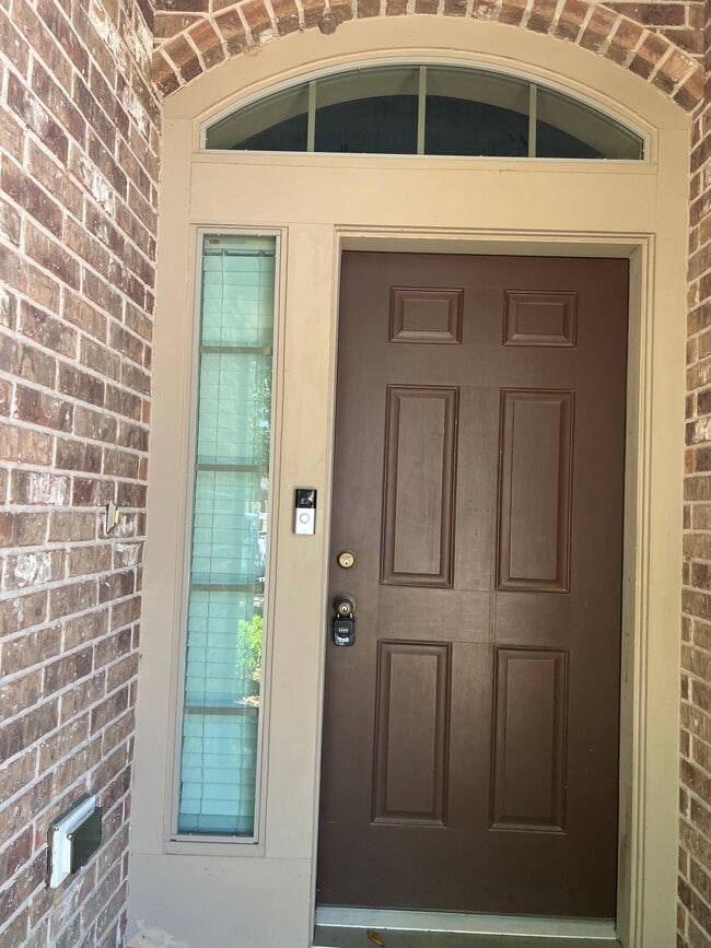 Building Photo - 5534 Stoneridge Ct