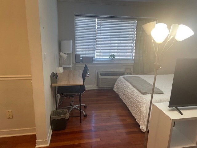 Building Photo - 820 B S Washington St