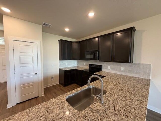 Building Photo - New Build in China Spring