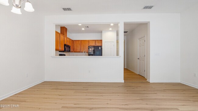 Building Photo - 217 Sand Oak Blvd