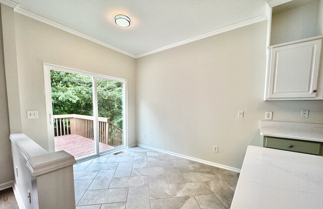 Building Photo - 9148 Hillston Ridge Rd