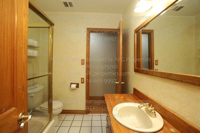 Building Photo - 11441 Park Ln