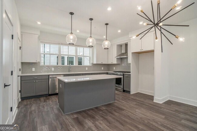 Building Photo - 1829 Gotham Ln NE