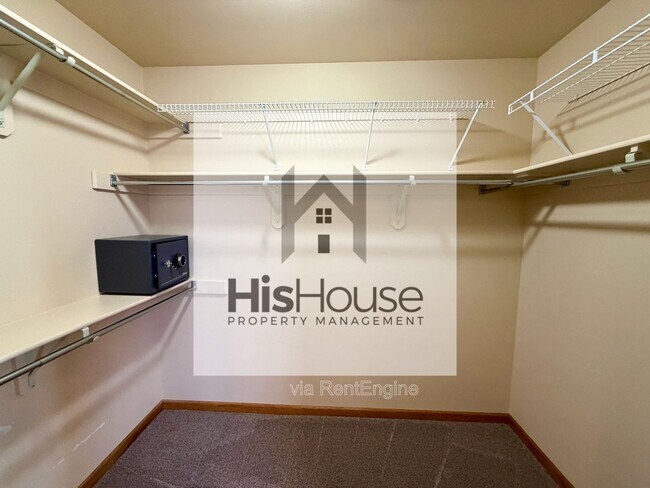 Building Photo - 2318 45th Ave