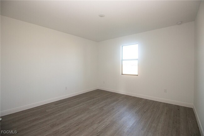 Building Photo - 1083 Calico St