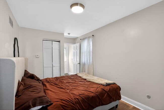 Building Photo - 47 E Madison Ave