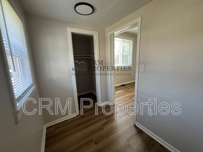 Building Photo - 1329 N Wabash Ave