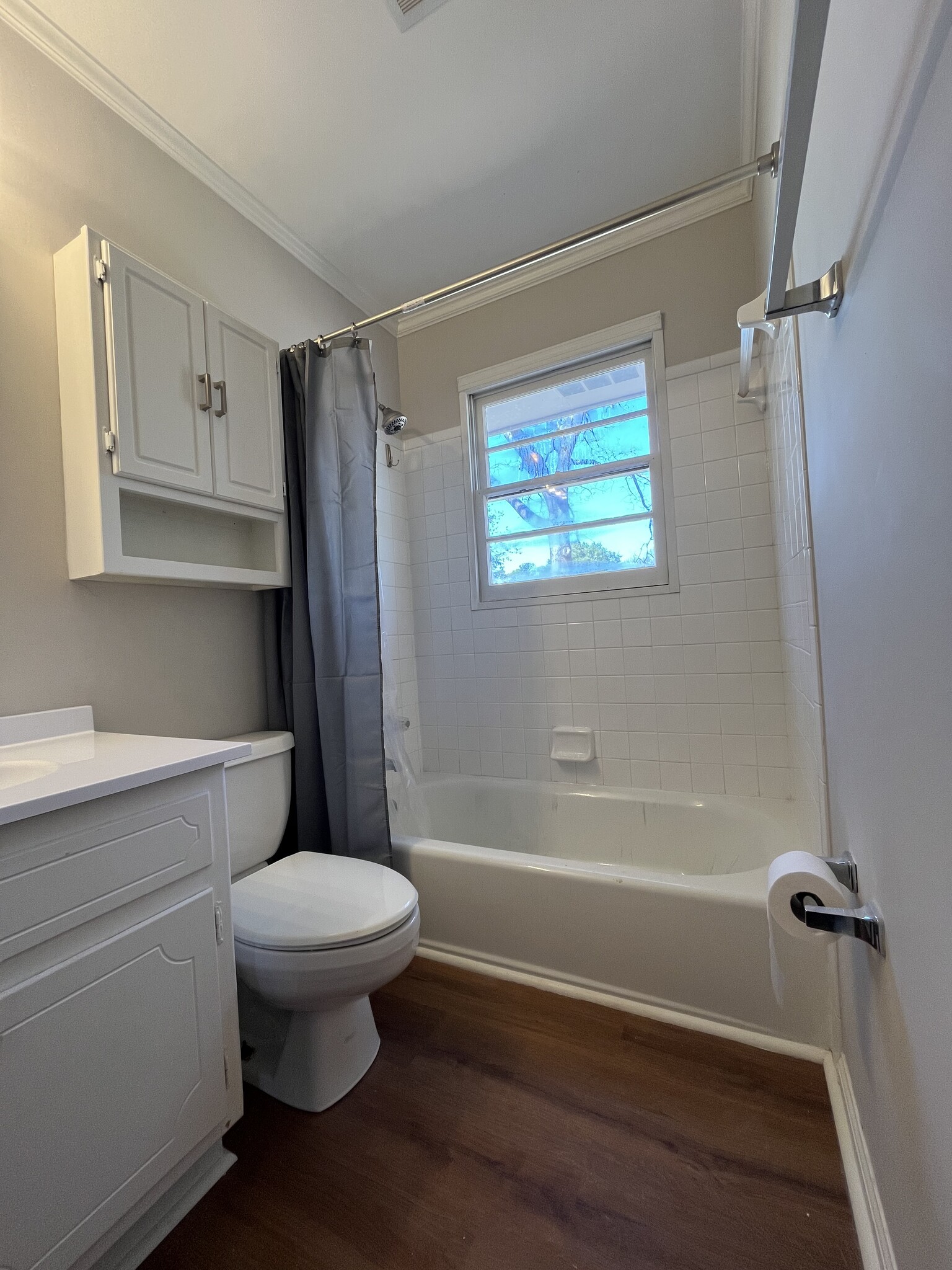 bathroom - Shower / tub - 223 Mobley St