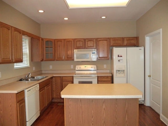 Building Photo - 4635 Aylesbury Dr