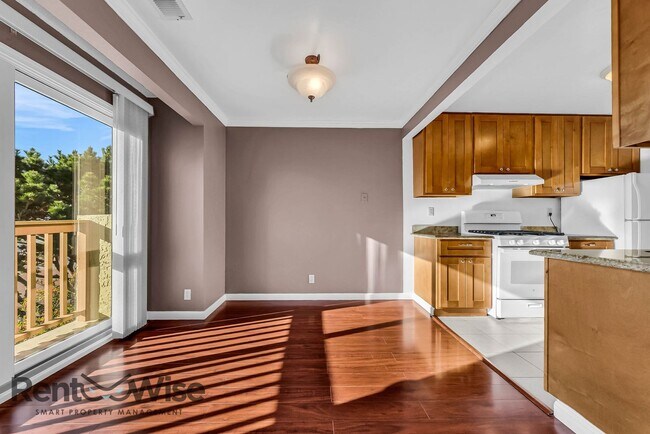 Building Photo - 963 Ridgeview Ct