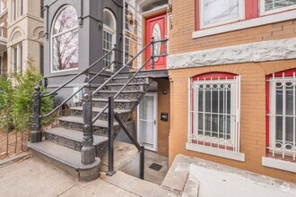Building Photo - Stunning 1 BR/1 BA Apartment in Truxton Ci...