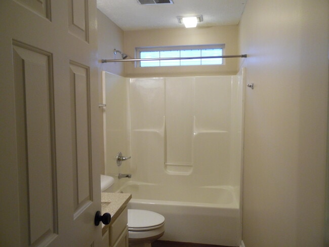 Building Photo - 1232 Pleasant Ridge Dr