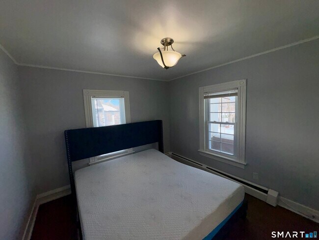 Building Photo - 24 Iowa St