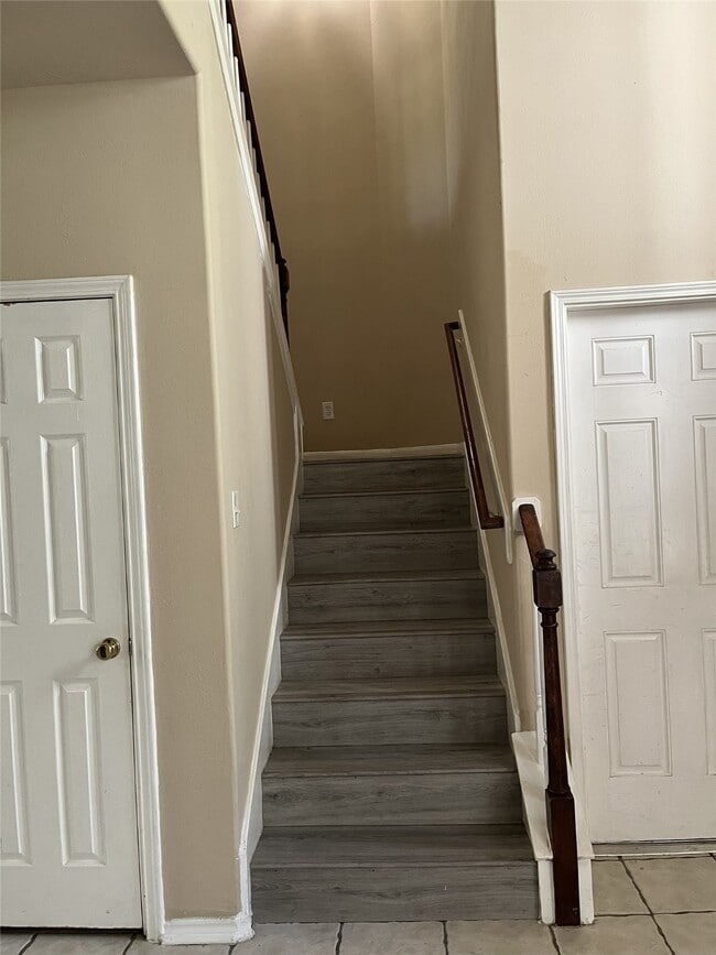 Building Photo - 2903 Surrey Trail Ln