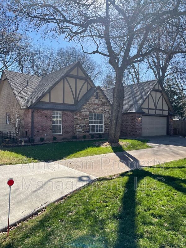 Building Photo - 5512 Columbia Ct