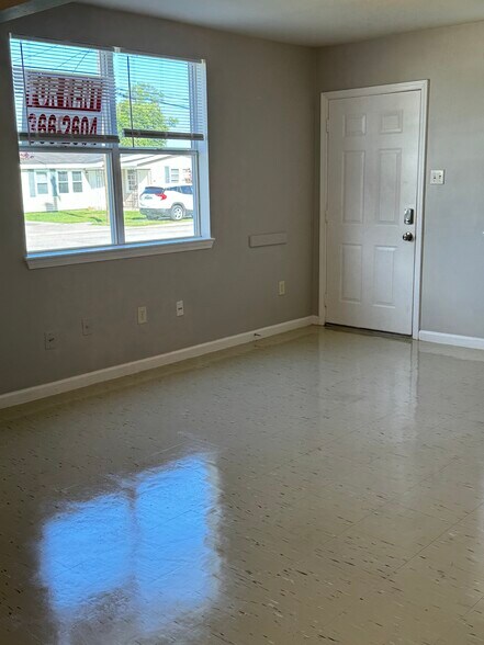 Building Photo - 2407 Rose Dr