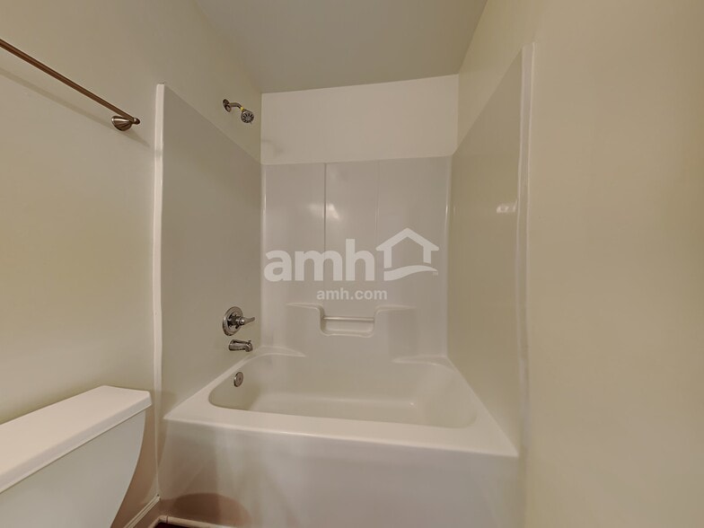 Building Photo - 1513 Bowmore Pl