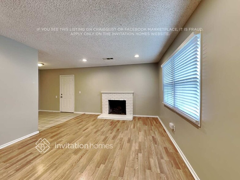 Building Photo - 490 Avignon Ct