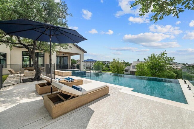 Building Photo - 703 Serene Estates Dr