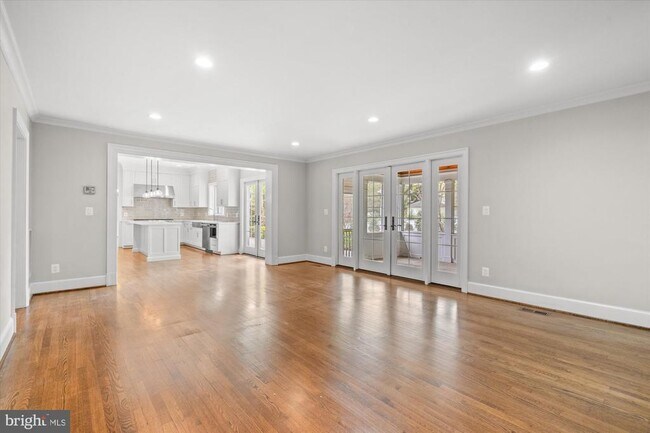 Building Photo - 4905 Dorset Ave