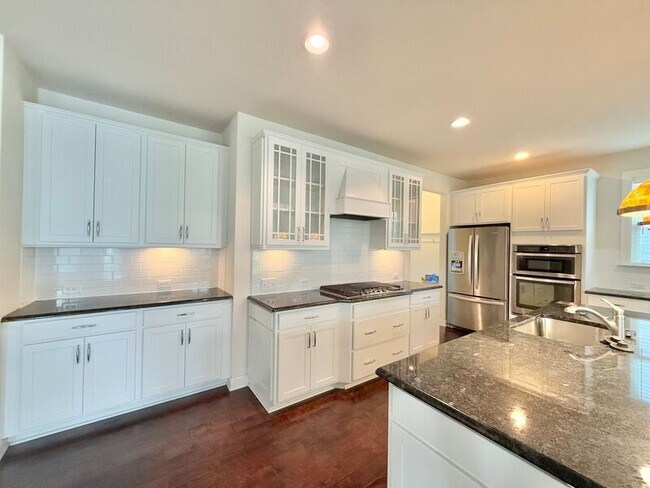 Building Photo - 2013 Ernesto Ln